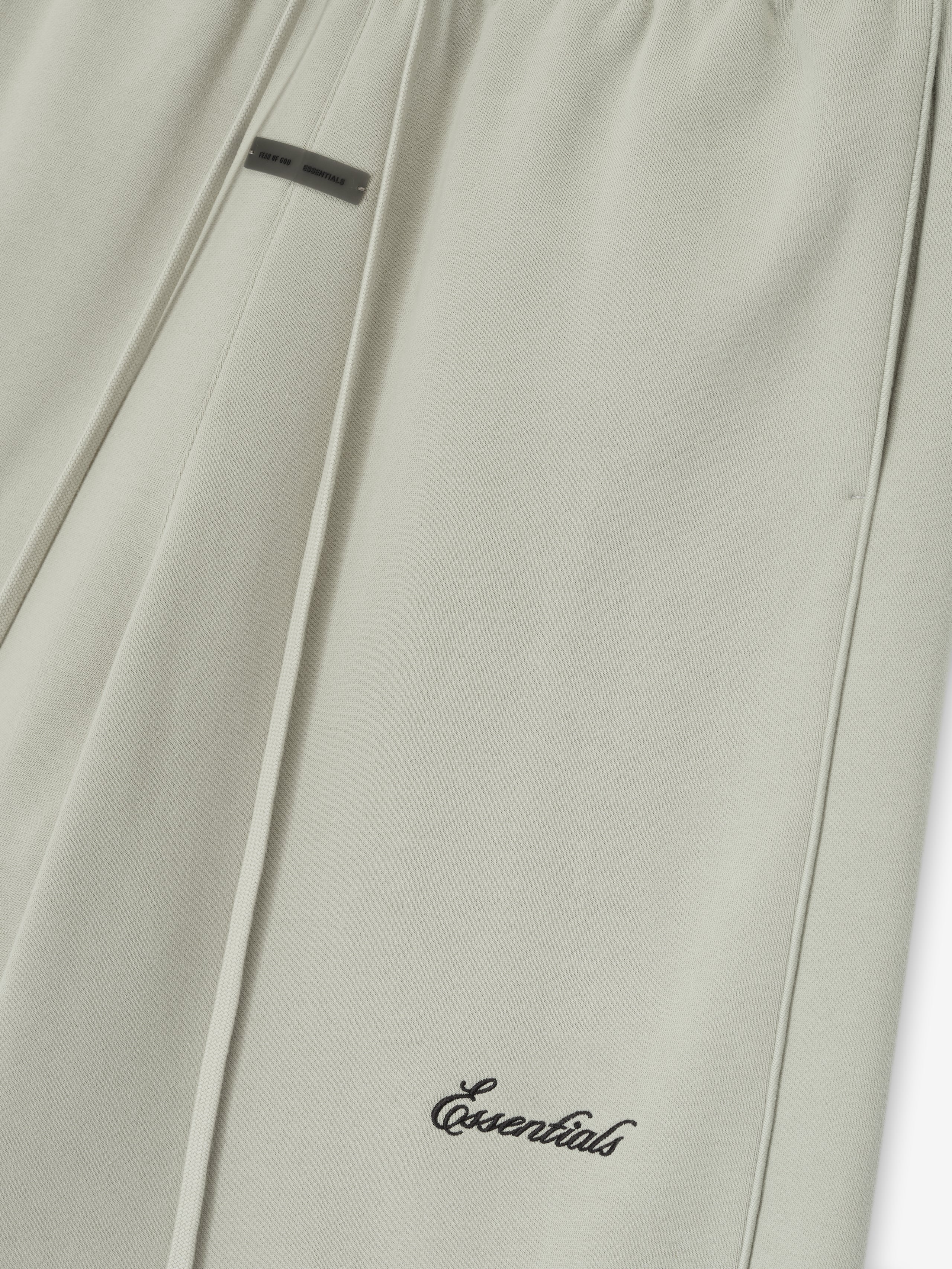 Relaxed Fleece Sweatshort With Piping