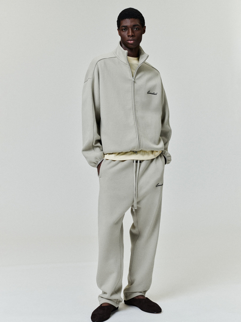 Relaxed Fleece Sweatpant With Piping