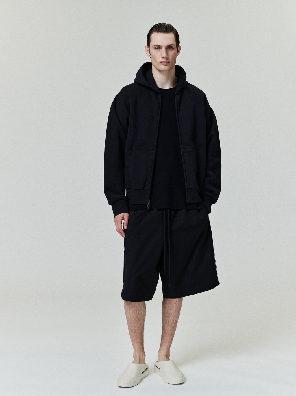 Relaxed Fleece Sweatshort With Piping